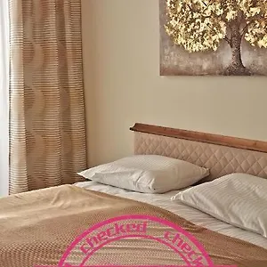  Appartamento Cozy With Free Parking And Balcony